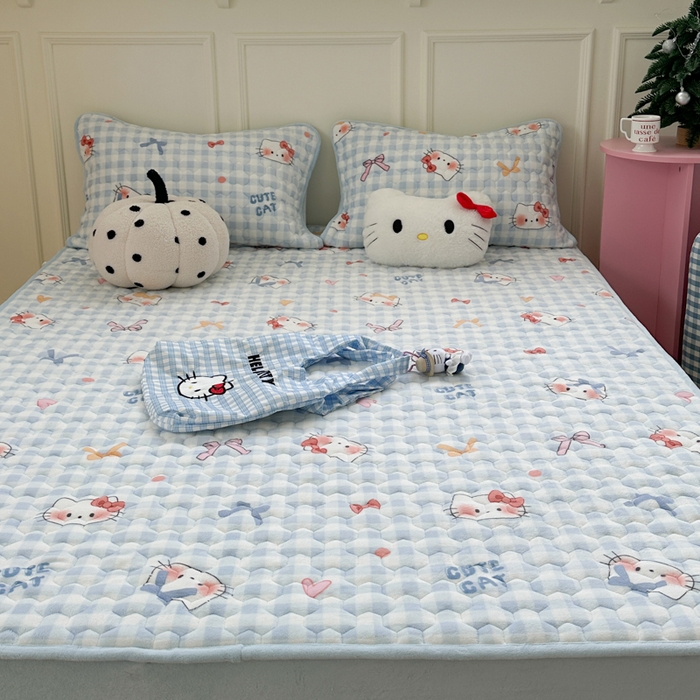 91家纺网 家纺一手货源 找家纺 Sweet dreams甜梦 2025新款高克重牛奶绒印花夹棉床笠 蝴蝶结猫猫