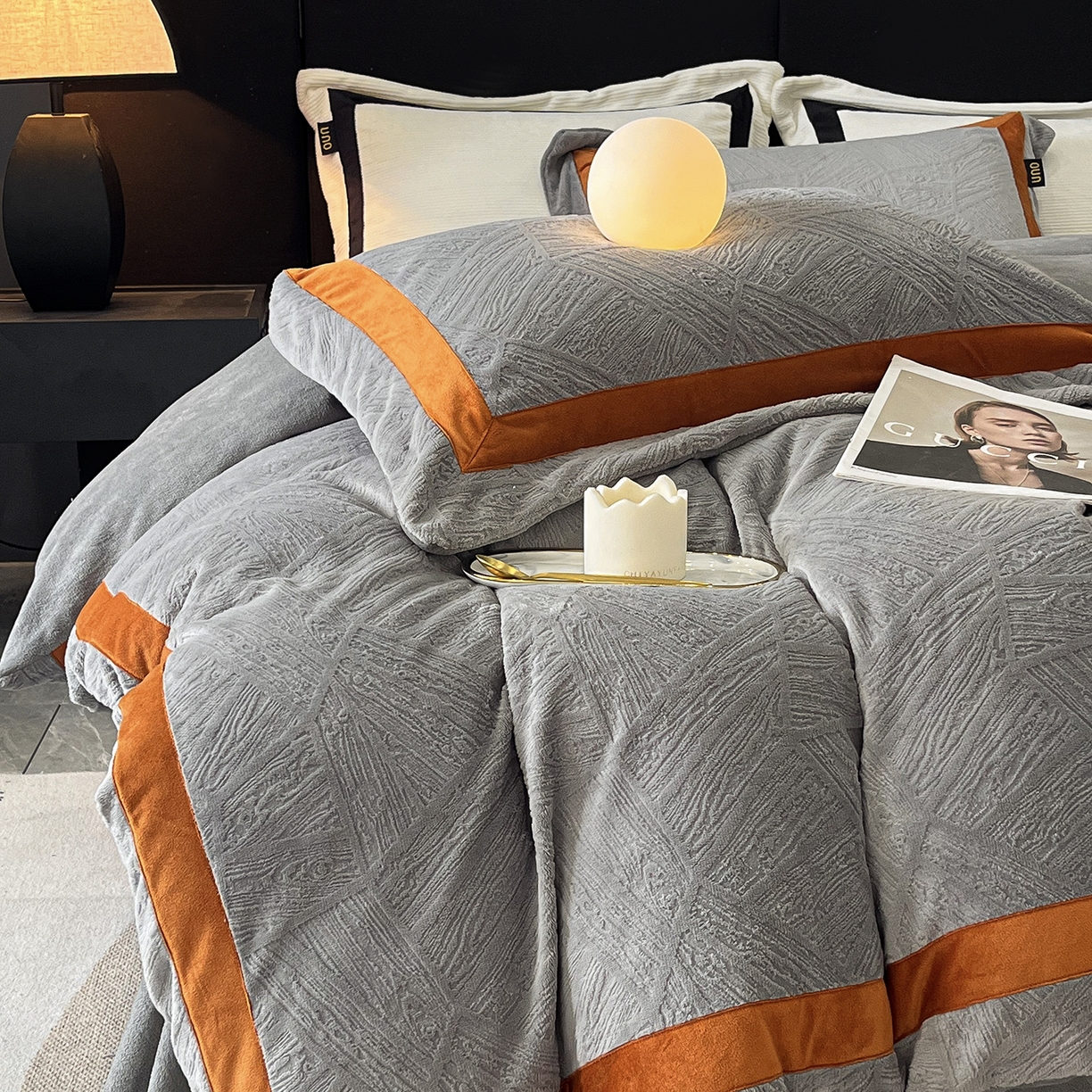 91家纺网 家纺一手货源 找家纺 吾诺家居 吾诺  2025绽放系列--手工织带款雕花牛奶绒四件套 叶纹灰