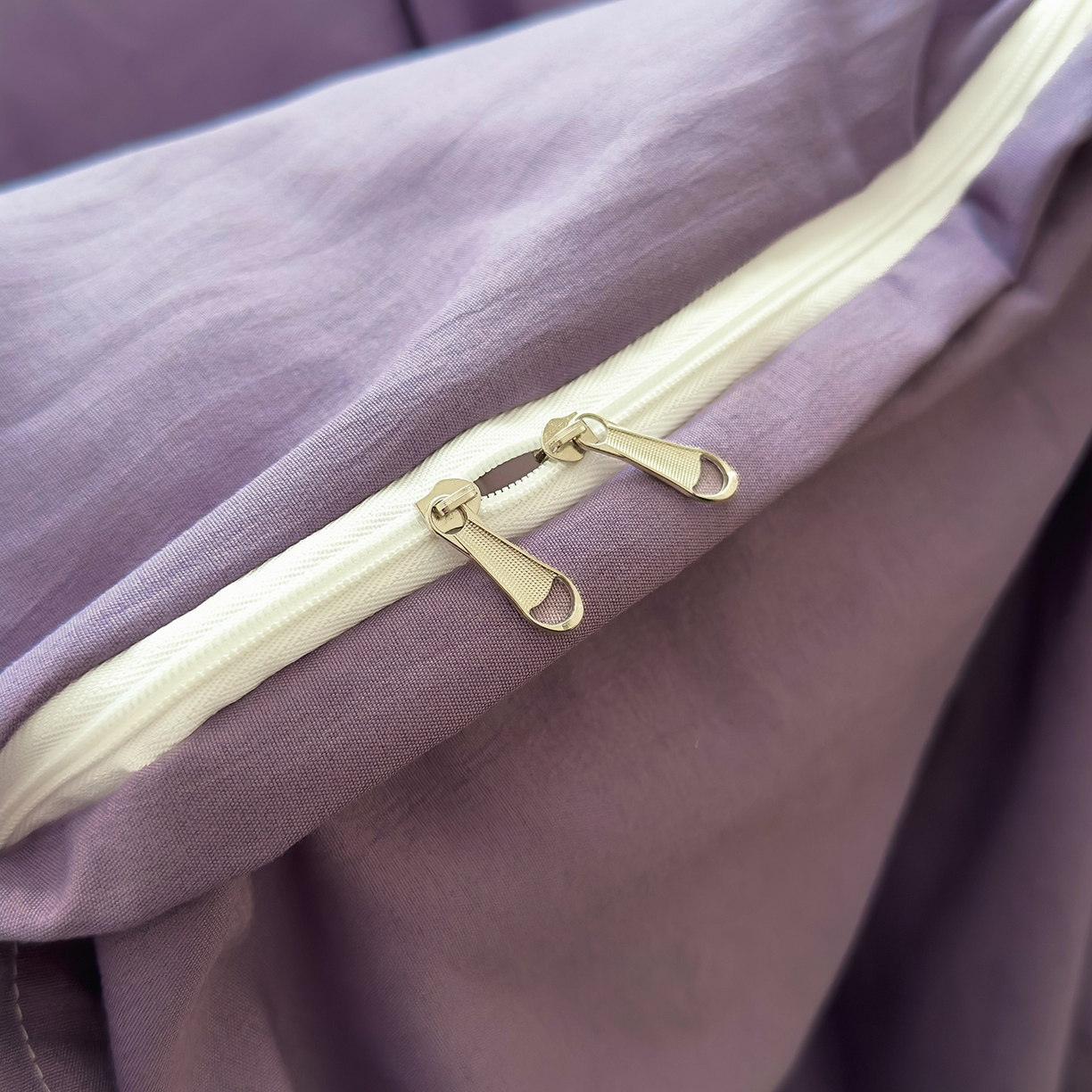 91家纺网 家纺一手货源 找家纺 灿哈 2025新款烫钻蕾丝花边水洗棉四件套 葡萄紫