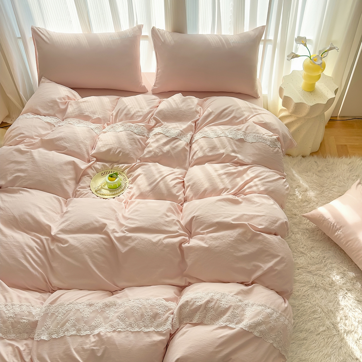 91家纺网 家纺一手货源 找家纺 灿哈 2025新款烫钻蕾丝花边水洗棉四件套 胭脂玉