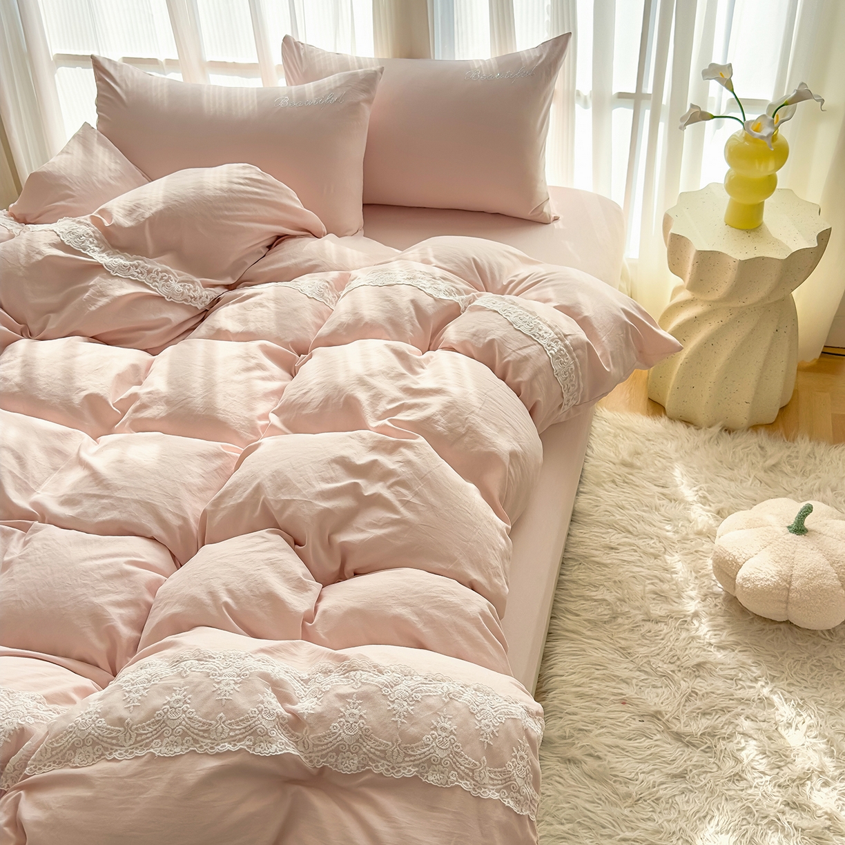 91家纺网 家纺一手货源 找家纺 灿哈 2025新款烫钻蕾丝花边水洗棉四件套 胭脂玉