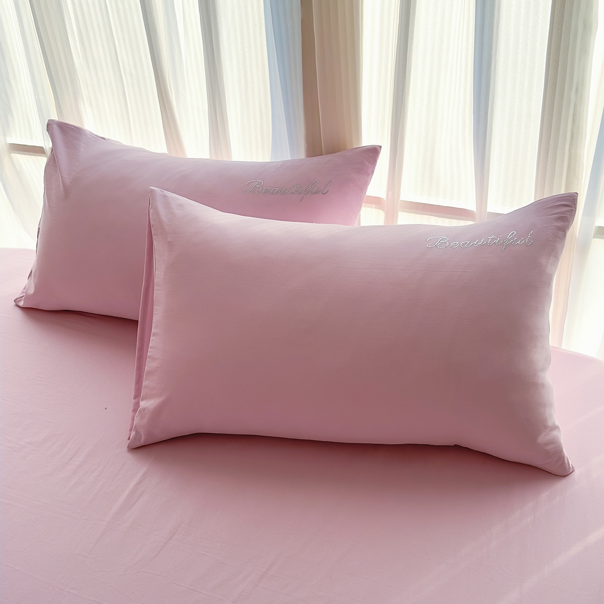 91家纺网 家纺一手货源 找家纺 灿哈 2025新款烫钻蕾丝花边水洗棉四件套 樱花粉