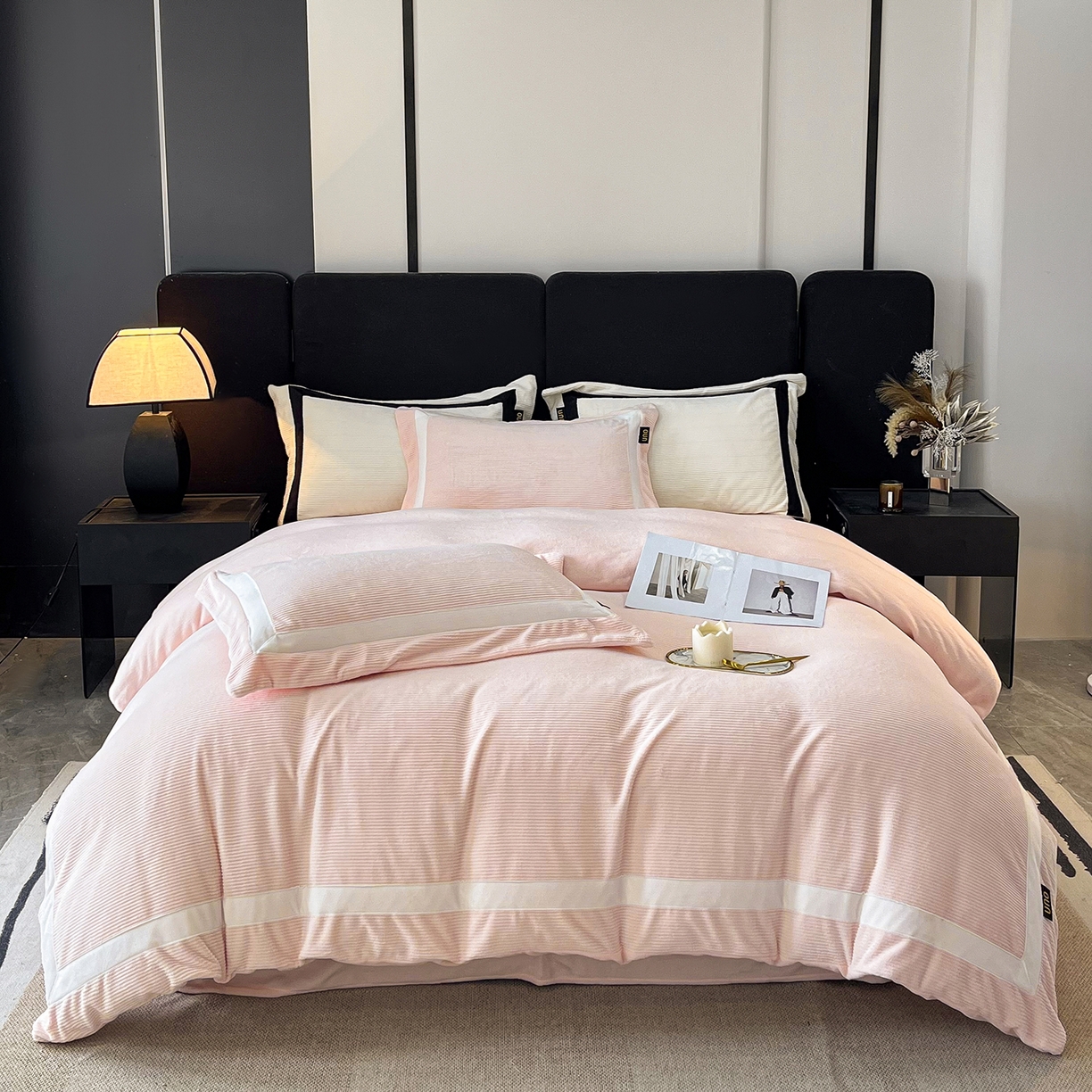 91家纺网 家纺一手货源 找家纺 （总）吾诺 手工织带款雕花牛奶绒四件套 工艺款飞边拼角 - 绽放系列