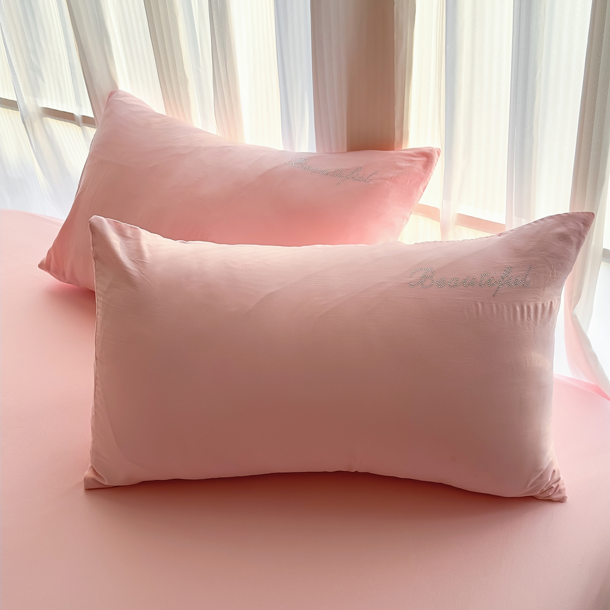 91家纺网 家纺一手货源 找家纺 灿哈 2025新款烫钻蕾丝花边水洗棉四件套 樱桃玉