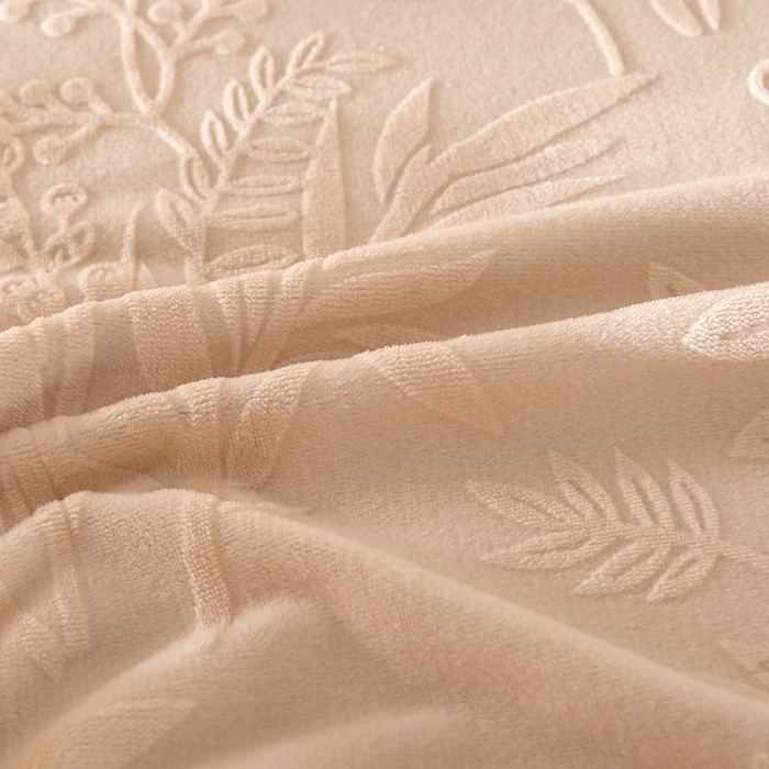 91家纺网 家纺一手货源 找家纺 小叮当家纺仓储工厂店 2025新款高克重8.5斤牛奶绒烂花绒雕花绒四件套 雕花-仙草-米色