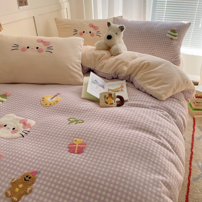 91家纺网 家纺一手货源 找家纺 顾里家纺 2025新款韩系圣诞腊肠狗毛巾绣牛奶绒套件 紫圣诞猫