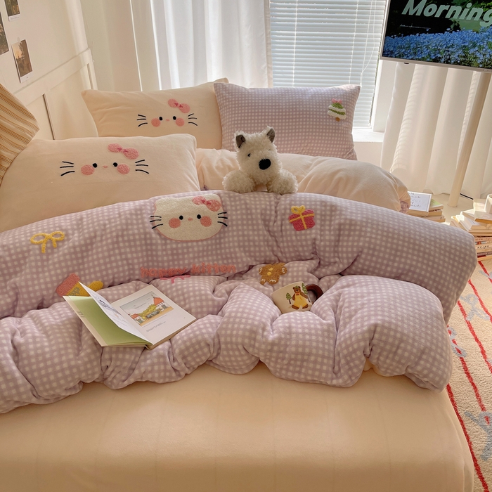 91家纺网 家纺一手货源 找家纺 顾里家纺 2025新款韩系圣诞腊肠狗毛巾绣牛奶绒套件 紫圣诞猫