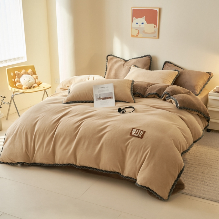 91家纺网 家纺一手货源 找家纺 （总）晨曦家纺 2025新款加厚高克重230克日系简约小包边牛奶绒单被套