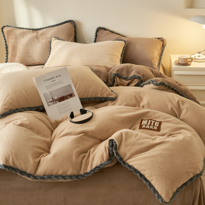 91家纺网 家纺一手货源 找家纺 （总）晨曦家纺 2025新款加厚高克重230克日系简约小包边牛奶绒单被套