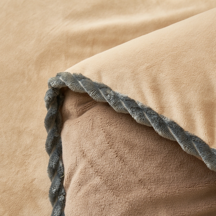 91家纺网 家纺一手货源 找家纺 （总）晨曦家纺 2025新款加厚高克重230克日系简约小包边牛奶绒单被套