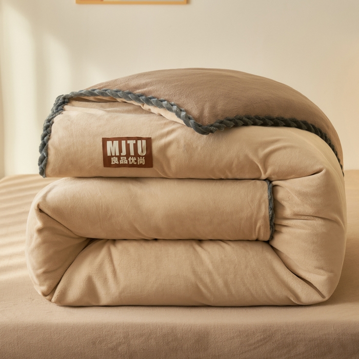 91家纺网 家纺一手货源 找家纺 （总）晨曦家纺 2025新款加厚高克重230克日系简约小包边牛奶绒单被套