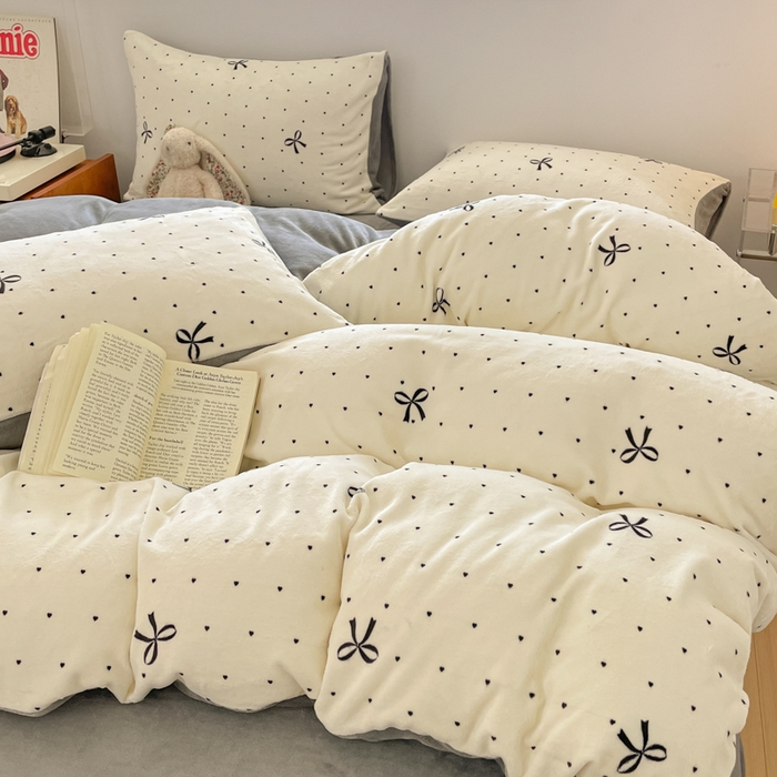 91家纺网 家纺一手货源 找家纺 玉海棠家纺 2025新款A类加厚牛奶绒印花四件套 蝴蝶点点心