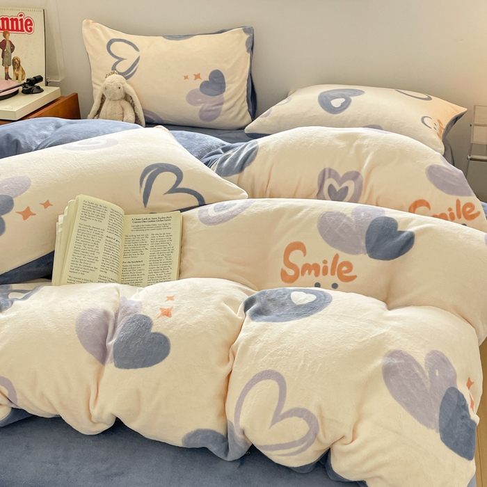 91家纺网 家纺一手货源 找家纺 玉海棠家纺 2025新款A类加厚牛奶绒印花四件套 蜡笔心