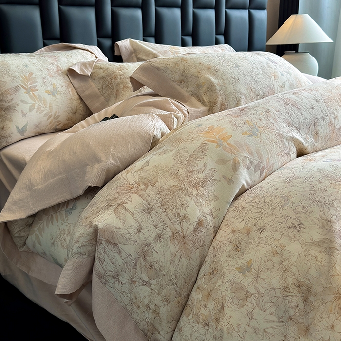 91家纺网 家纺一手货源 找家纺 家居1号 2025新款四季款活性数码印花 纯棉亚麻四件套 青逸花蝶-卡其