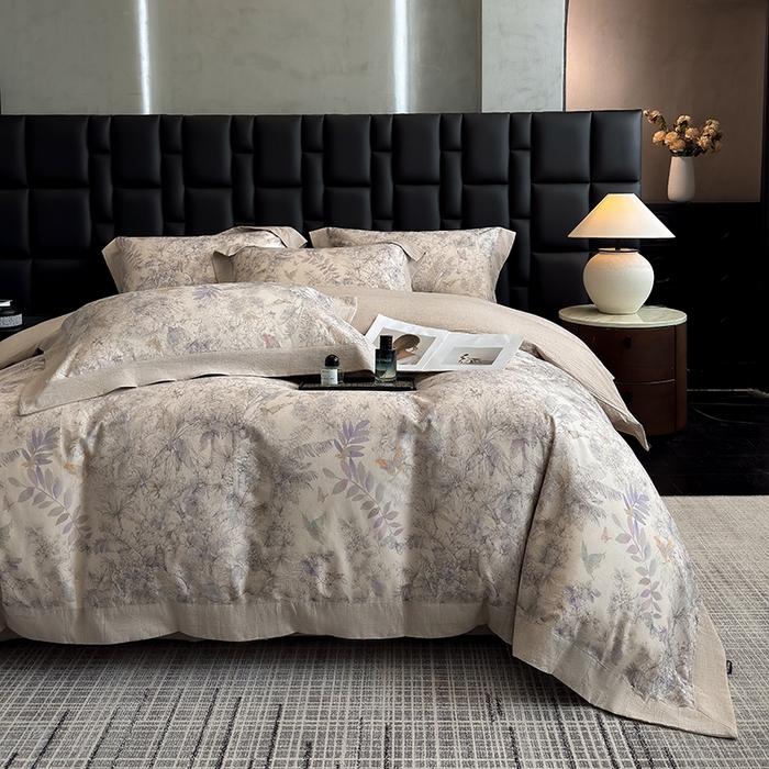 91家纺网 家纺一手货源 找家纺 家居1号 2025新款四季款活性数码印花 纯棉亚麻四件套 青逸花蝶-紫色