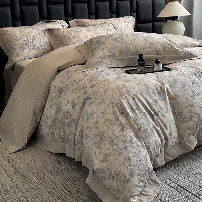 91家纺网 家纺一手货源 找家纺 家居1号 2025新款四季款活性数码印花 纯棉亚麻四件套 青逸花蝶-紫色