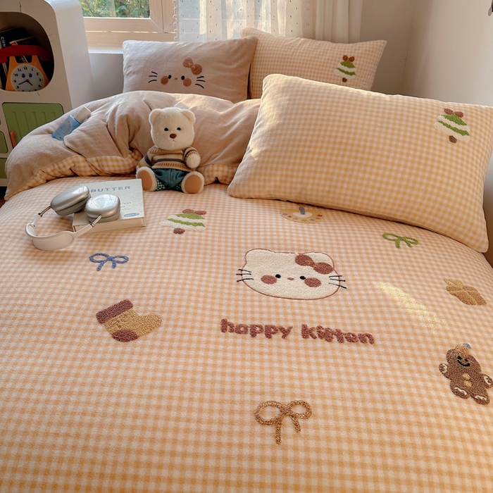 91家纺网 家纺一手货源 找家纺 顾里家纺 2025新款圣诞猫咪毛巾绣牛奶绒套件 咖圣诞猫