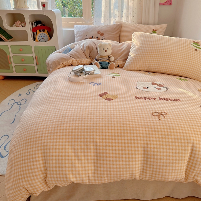 91家纺网 家纺一手货源 找家纺 顾里家纺 2025新款圣诞猫咪毛巾绣牛奶绒套件 咖圣诞猫