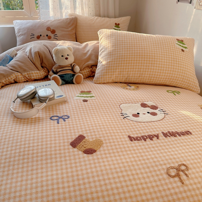 91家纺网 家纺一手货源 找家纺 顾里家纺 2025新款圣诞猫咪毛巾绣牛奶绒套件 咖圣诞猫