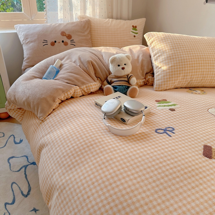 91家纺网 家纺一手货源 找家纺 顾里家纺 2025新款圣诞猫咪毛巾绣牛奶绒套件 咖圣诞猫