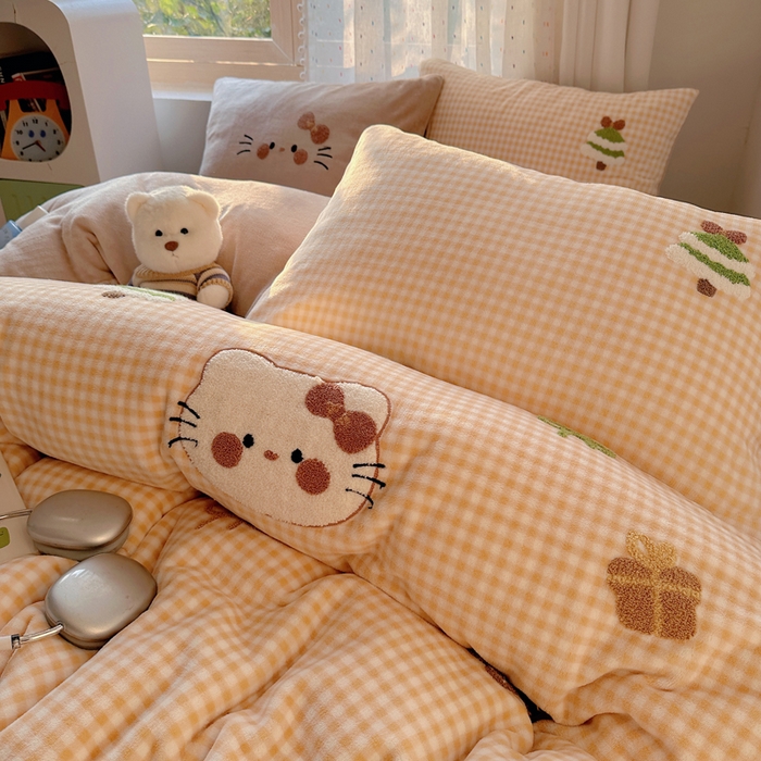 91家纺网 家纺一手货源 找家纺 顾里家纺 2025新款圣诞猫咪毛巾绣牛奶绒套件 咖圣诞猫