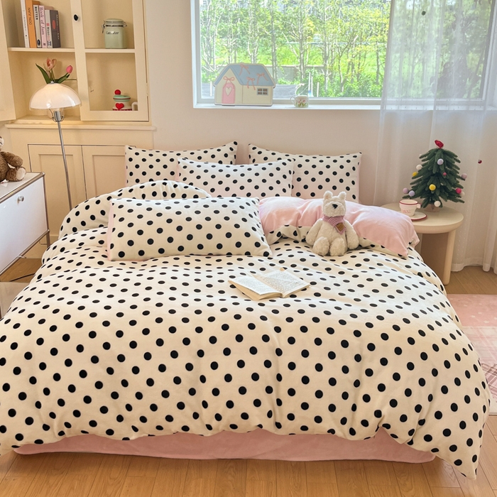 91家纺网 家纺一手货源 找家纺 玉海棠家纺 2025新款A类加厚牛奶绒印花四件套 米珍珠