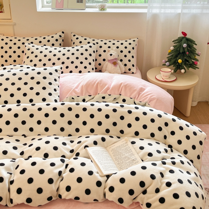 91家纺网 家纺一手货源 找家纺 玉海棠家纺 2025新款A类加厚牛奶绒印花四件套 米珍珠