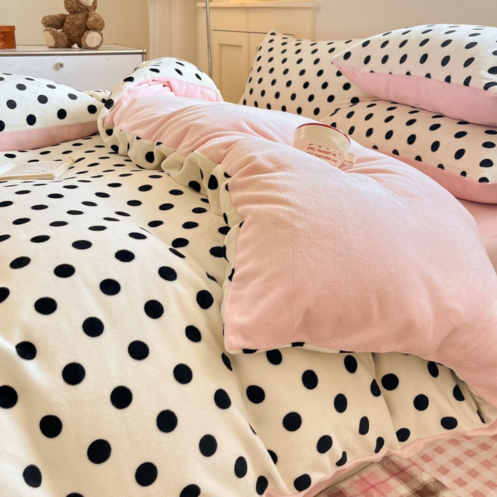 91家纺网 家纺一手货源 找家纺 玉海棠家纺 2025新款A类加厚牛奶绒印花四件套 米珍珠