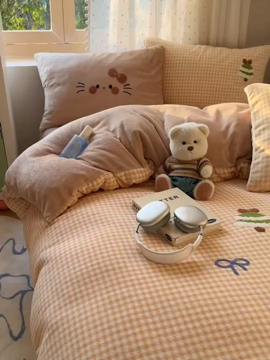 91家纺网 家纺一手货源 找家纺 顾里家纺 2025新款圣诞猫咪毛巾绣牛奶绒套件 咖圣诞猫