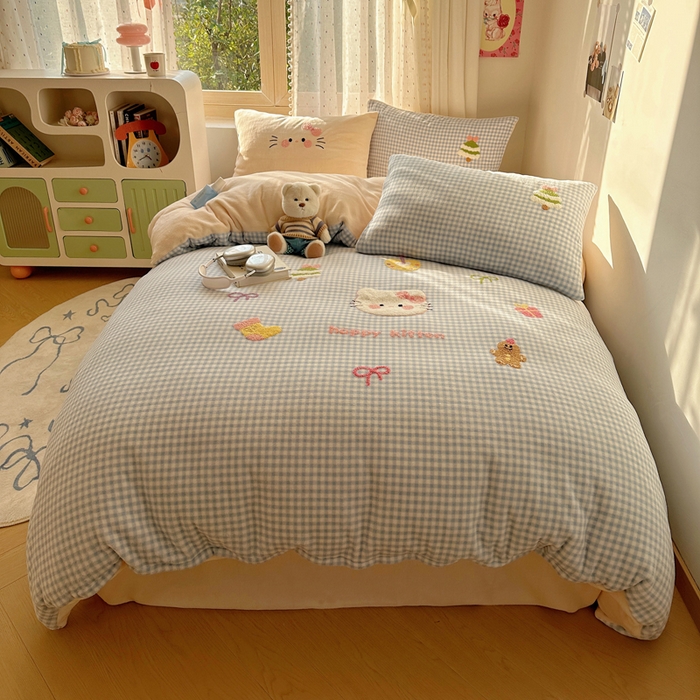 顾里家纺 2025新款圣诞猫咪毛巾绣牛奶绒套件 蓝圣诞猫