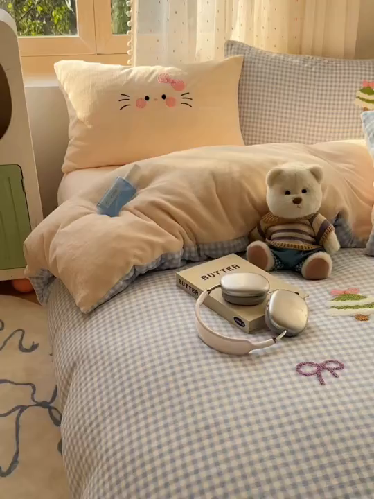 91家纺网 家纺一手货源 找家纺 顾里家纺 2025新款圣诞猫咪毛巾绣牛奶绒套件 蓝圣诞猫