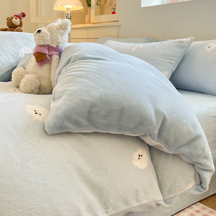 91家纺网 家纺一手货源 找家纺 玉海棠家纺 2025新款A类加厚牛奶绒印花四件套 绒绒小狗蓝