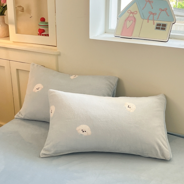 91家纺网 家纺一手货源 找家纺 玉海棠家纺 2025新款A类加厚牛奶绒印花四件套 绒绒小狗蓝