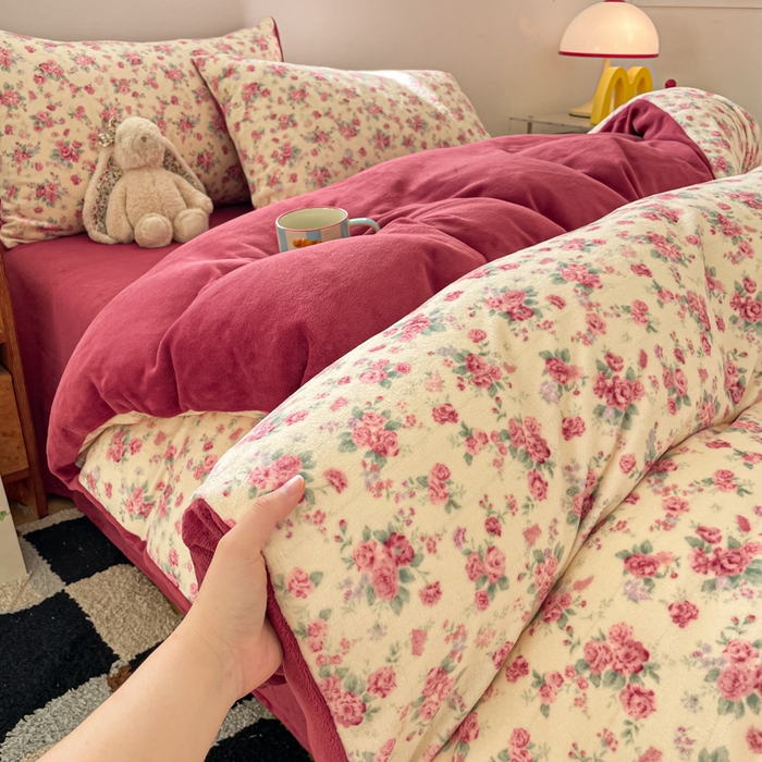 91家纺网 家纺一手货源 找家纺 玉海棠家纺 2025新款A类加厚牛奶绒印花四件套 疏影