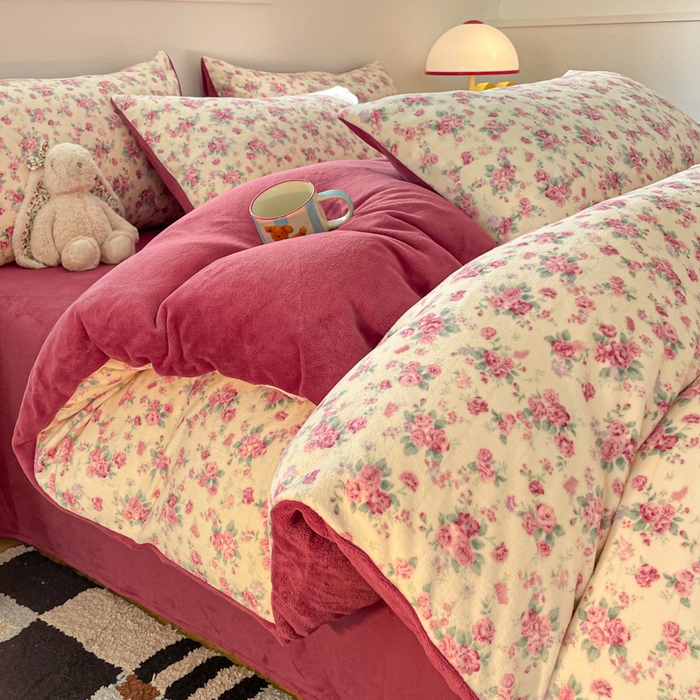 91家纺网 家纺一手货源 找家纺 玉海棠家纺 2025新款A类加厚牛奶绒印花四件套 疏影