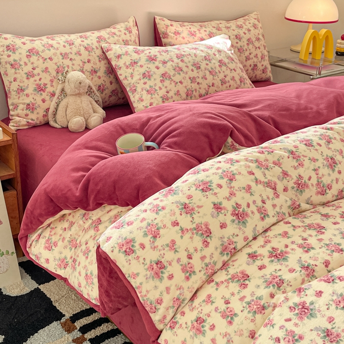 91家纺网 家纺一手货源 找家纺 玉海棠家纺 2025新款A类加厚牛奶绒印花四件套 疏影