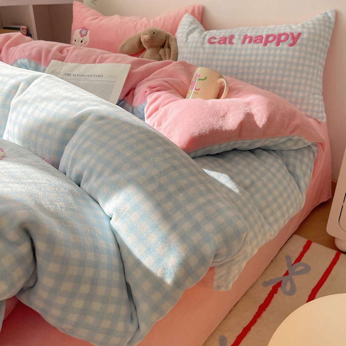 91家纺网 家纺一手货源 找家纺 雨帆家纺 2025新款高克重牛奶绒毛巾绣四件套系列 蛋糕猫