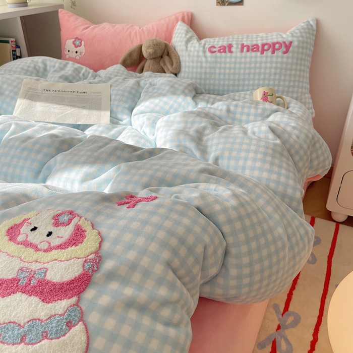 91家纺网 家纺一手货源 找家纺 雨帆家纺 2025新款高克重牛奶绒毛巾绣四件套系列 蛋糕猫