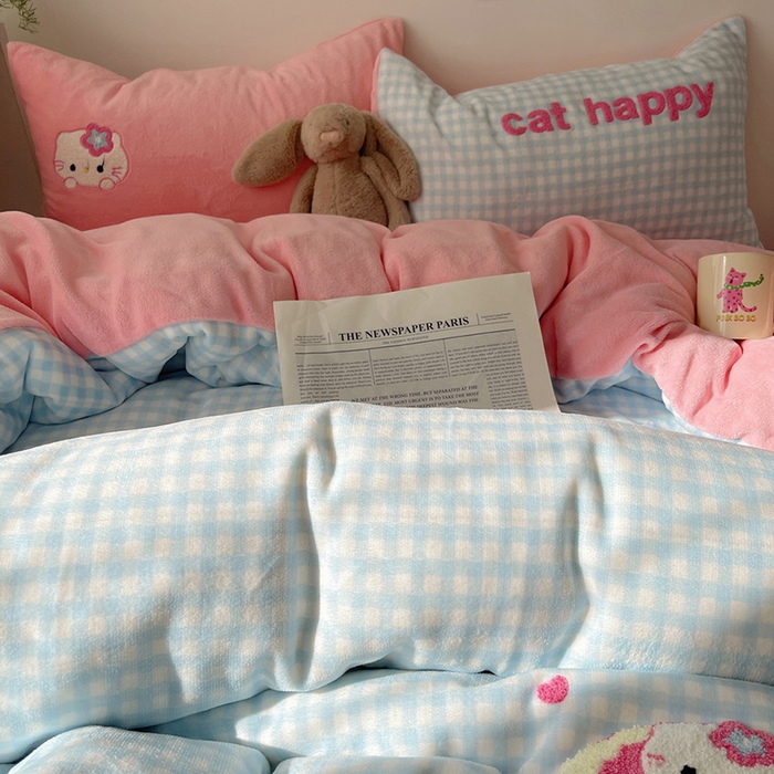 91家纺网 家纺一手货源 找家纺 雨帆家纺 2025新款高克重牛奶绒毛巾绣四件套系列 蛋糕猫