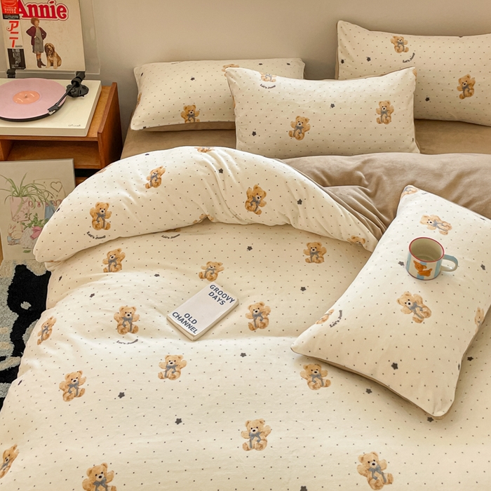 91家纺网 家纺一手货源 找家纺 玉海棠家纺 2025新款A类加厚牛奶绒印花四件套 星空熊仔