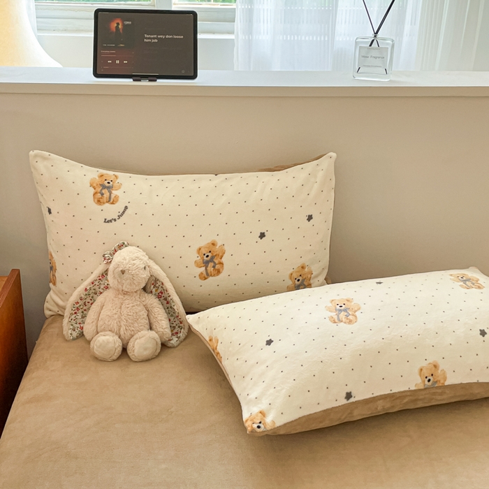 91家纺网 家纺一手货源 找家纺 玉海棠家纺 2025新款A类加厚牛奶绒印花四件套 星空熊仔