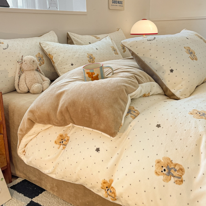 91家纺网 家纺一手货源 找家纺 玉海棠家纺 2025新款A类加厚牛奶绒印花四件套 星空熊仔