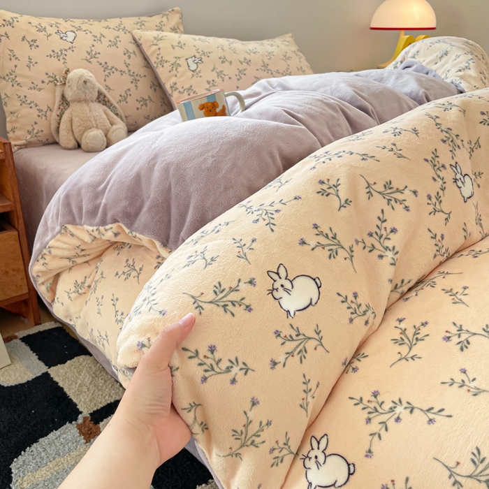 91家纺网 家纺一手货源 找家纺 玉海棠家纺 2025新款A类加厚牛奶绒印花四件套 枝枝兔