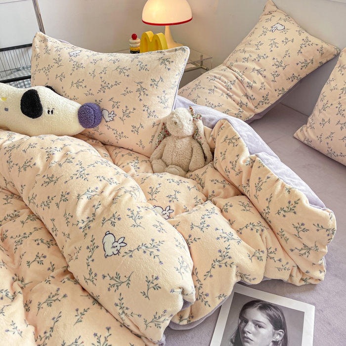 91家纺网 家纺一手货源 找家纺 玉海棠家纺 2025新款A类加厚牛奶绒印花四件套 枝枝兔