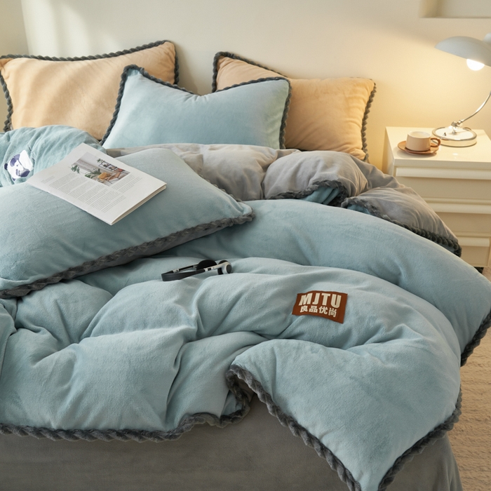 91家纺网 家纺一手货源 找家纺 晨曦家纺 2025新款加厚高克重230克日系简约小包边牛奶绒单被套 简约-宾利蓝灰