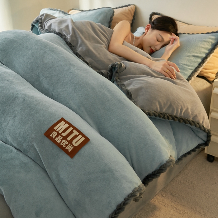 91家纺网 家纺一手货源 找家纺 晨曦家纺 2025新款加厚高克重230克日系简约小包边牛奶绒单被套 简约-宾利蓝灰