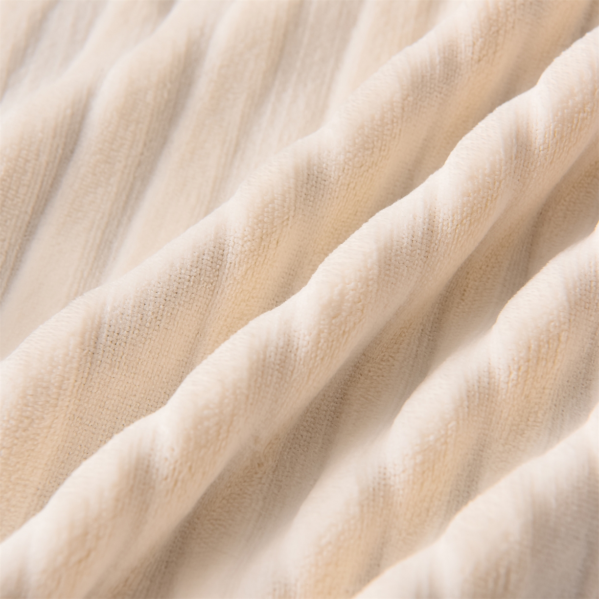 91家纺网 家纺一手货源 找家纺 （总）金鹰 2025新款剪花复合加厚牛奶绒床笠席梦思保护套床垫套