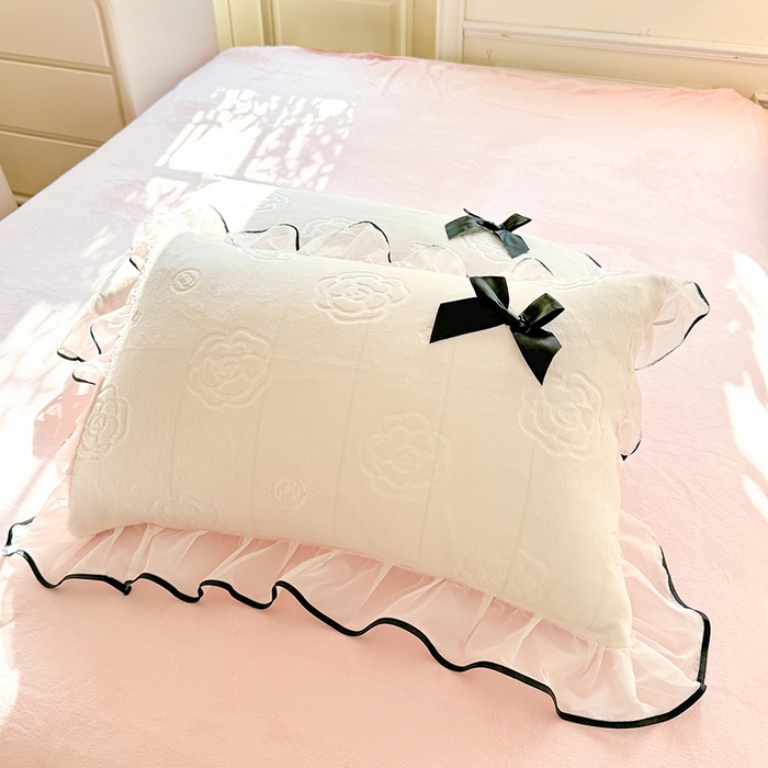 91家纺网 家纺一手货源 找家纺 逸尚阁 2025新款雕花牛奶绒绒梦恋四件套 绒梦恋-白粉色