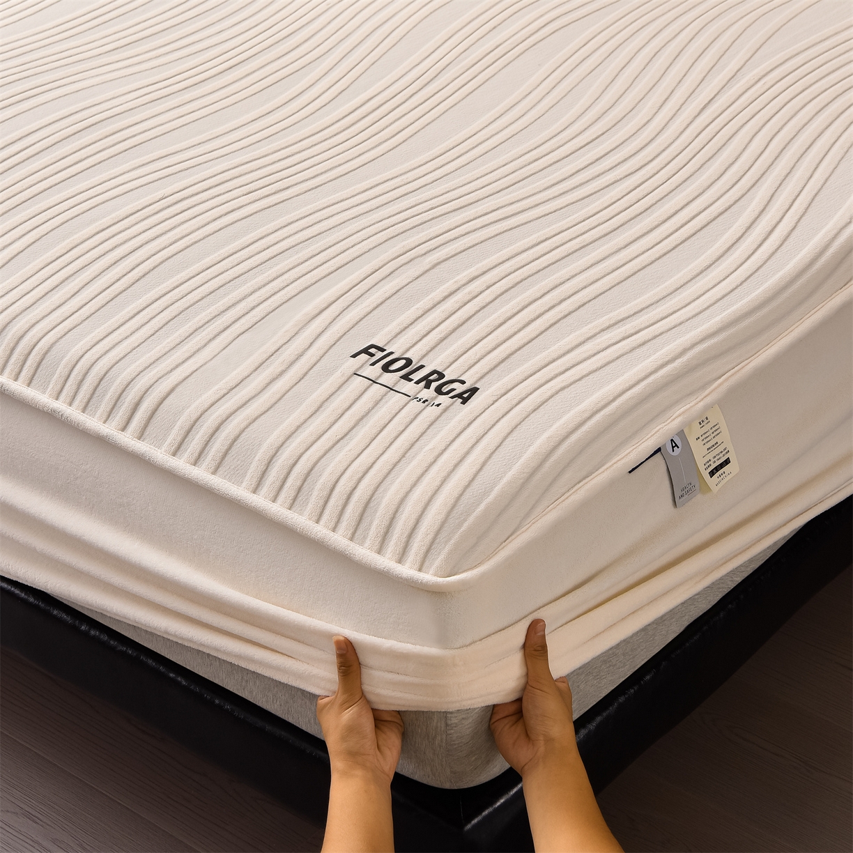 91家纺网 家纺一手货源 找家纺 （总）金鹰 2025新款剪花复合加厚牛奶绒床笠席梦思保护套床垫套