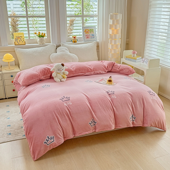 91家纺网 家纺一手货源 找家纺 （总）金盛纺 2025新款高克重牛奶绒印花系列单被套(可定制)